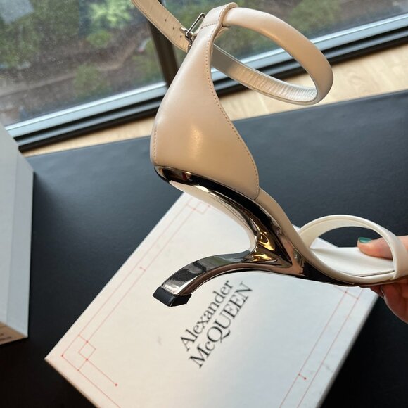 NWT Alexander McQueen Arc Sandals White Leather Sculpted Heels Ankle Strap - Picture 12 of 16